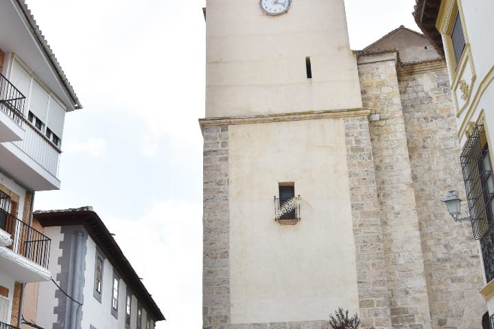 El Campanario de la Mayor sobre el pasaje Diego Florentín. primer paso en el reconocimiento que va hacia la recuperaciòn del campanario y el volteo de campanas